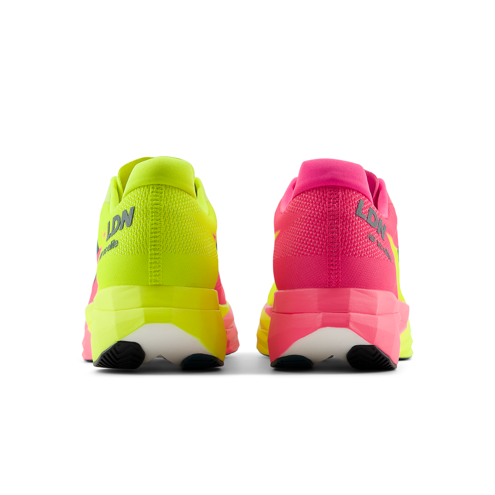 Topánky na behanie New Balance FuelCell SC Elite V5 TCS London Marathon MRCEL55L – ružové