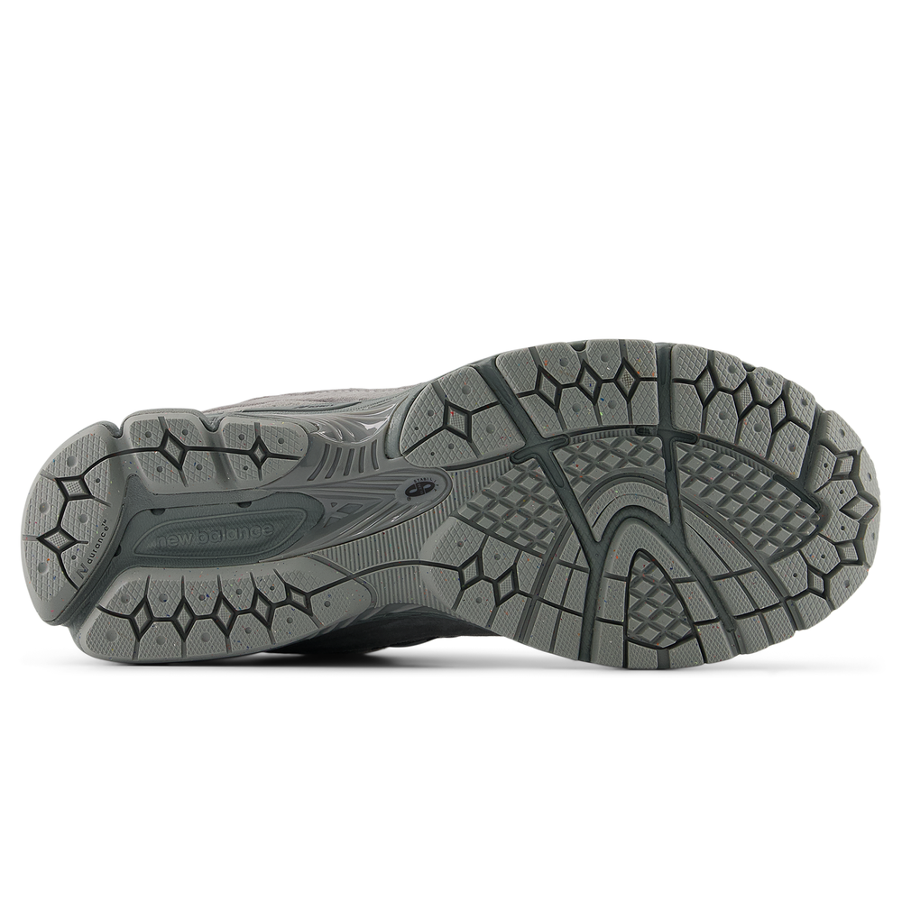 Unisex topánky New Balance U20021O2 – sivé