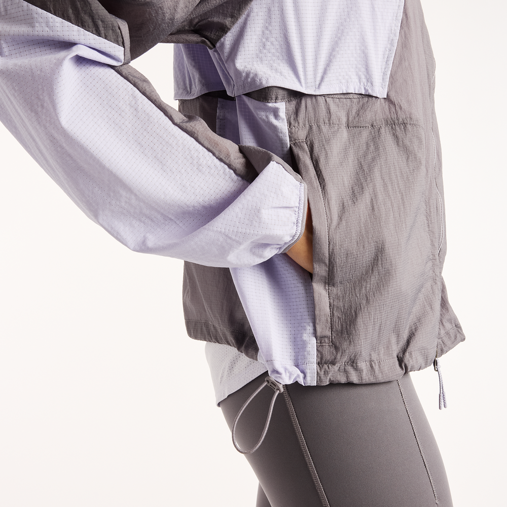 Vetrovka dámska New Balance Reflective RC – sivé