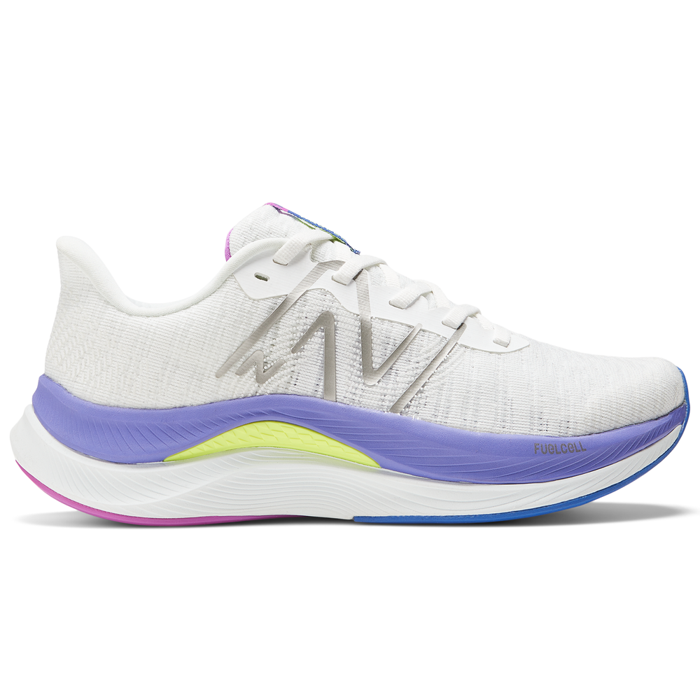 Dámske topánky New Balance FuelCell Propel v4 WFCPRCW4 – biele