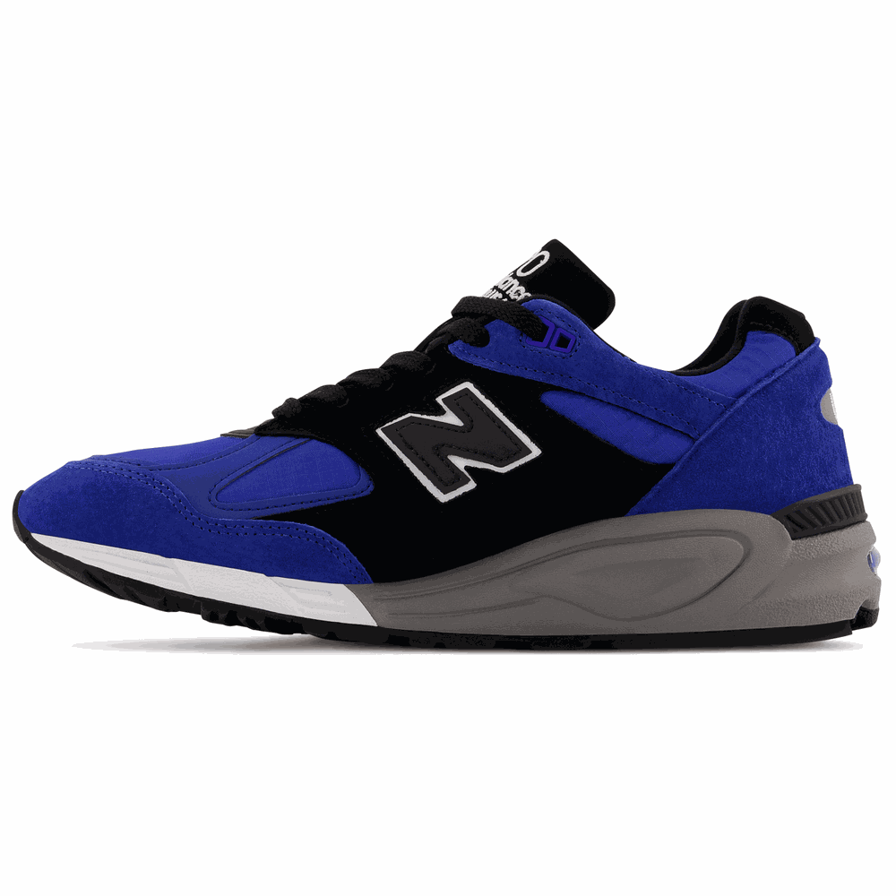 New Balance M990PL2