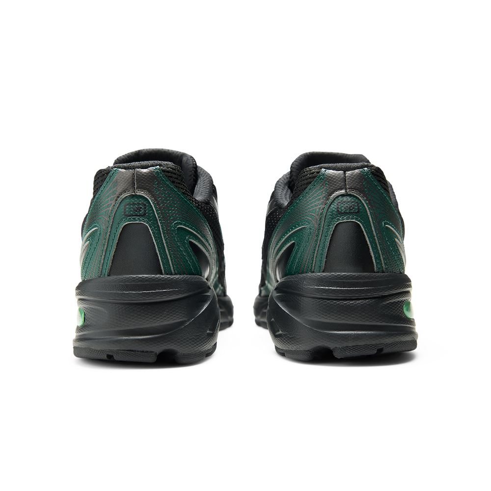 Detské topánky New Balance G7403J1 – čierné