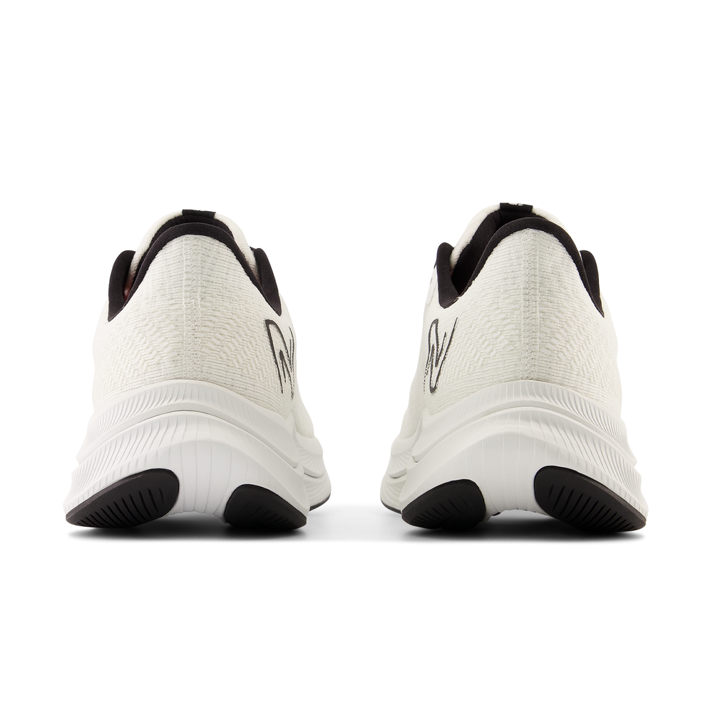 Pánske topánky New Balance FuelCell Propel v4 MFCPRLW4 – biele