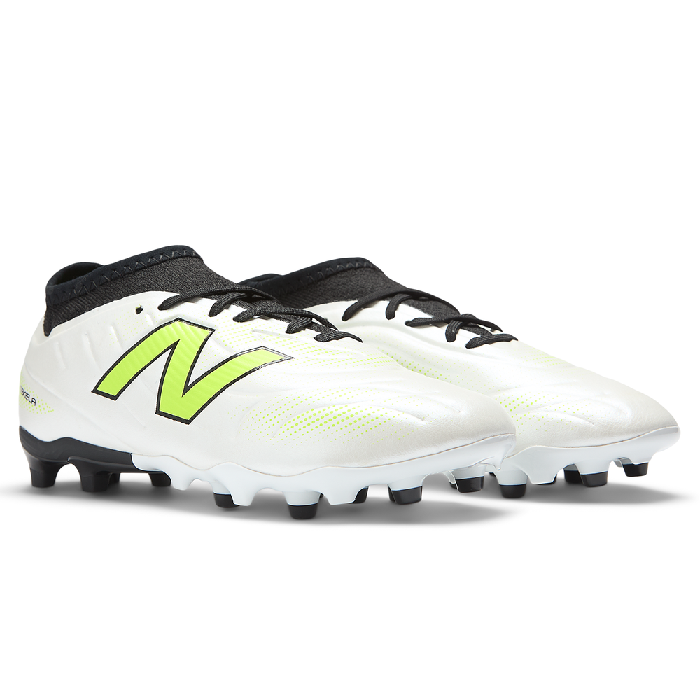 Futbalové topánky New Balance TEKELA TEAM LOW JNR FG V5 SJT3FSP5 – biele