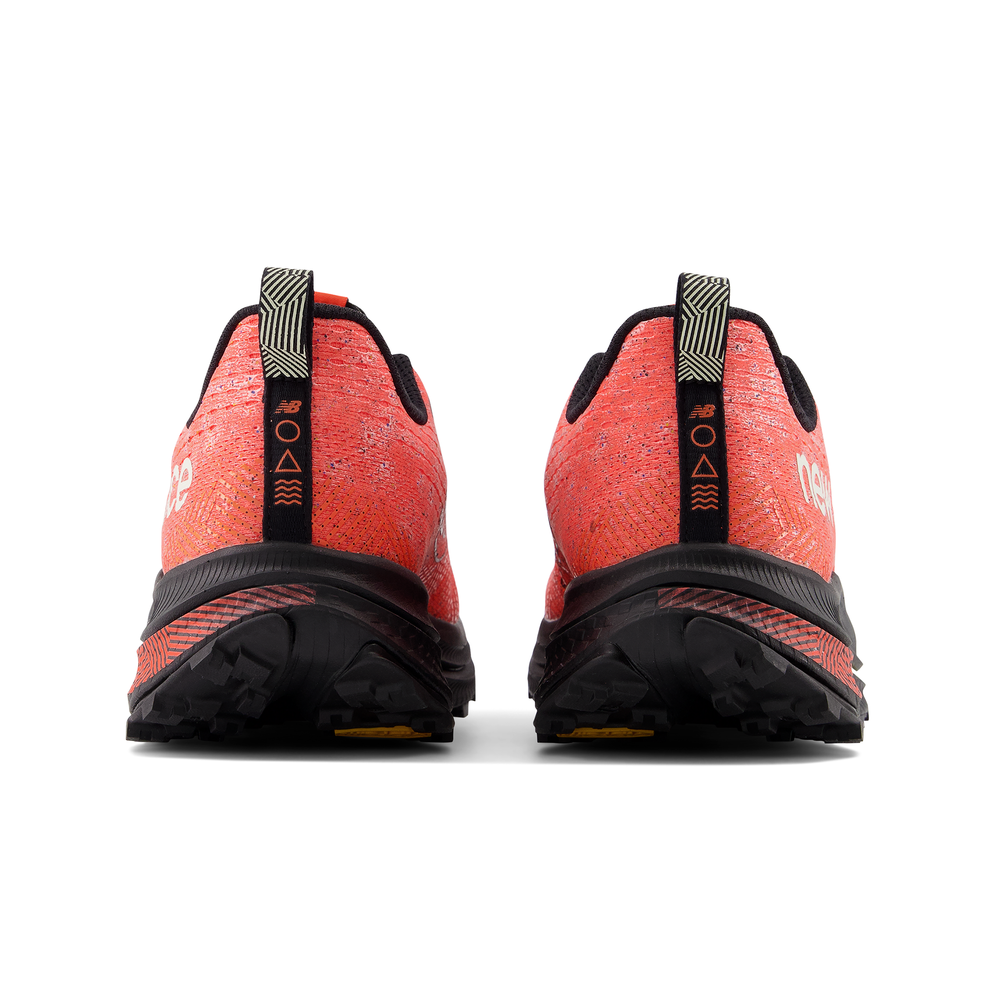 Dámske topánky New Balance FuelCell SuperComp Trail WTTRXLD – červené