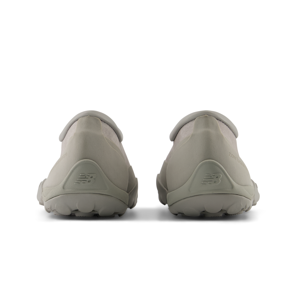 Unisex topánky New Balance Minimus MT10T8WQ – sivé
