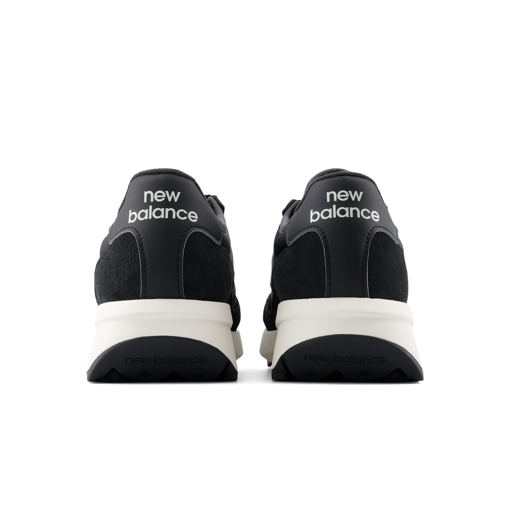 Dámske topánky New Balance W327APA – čierné