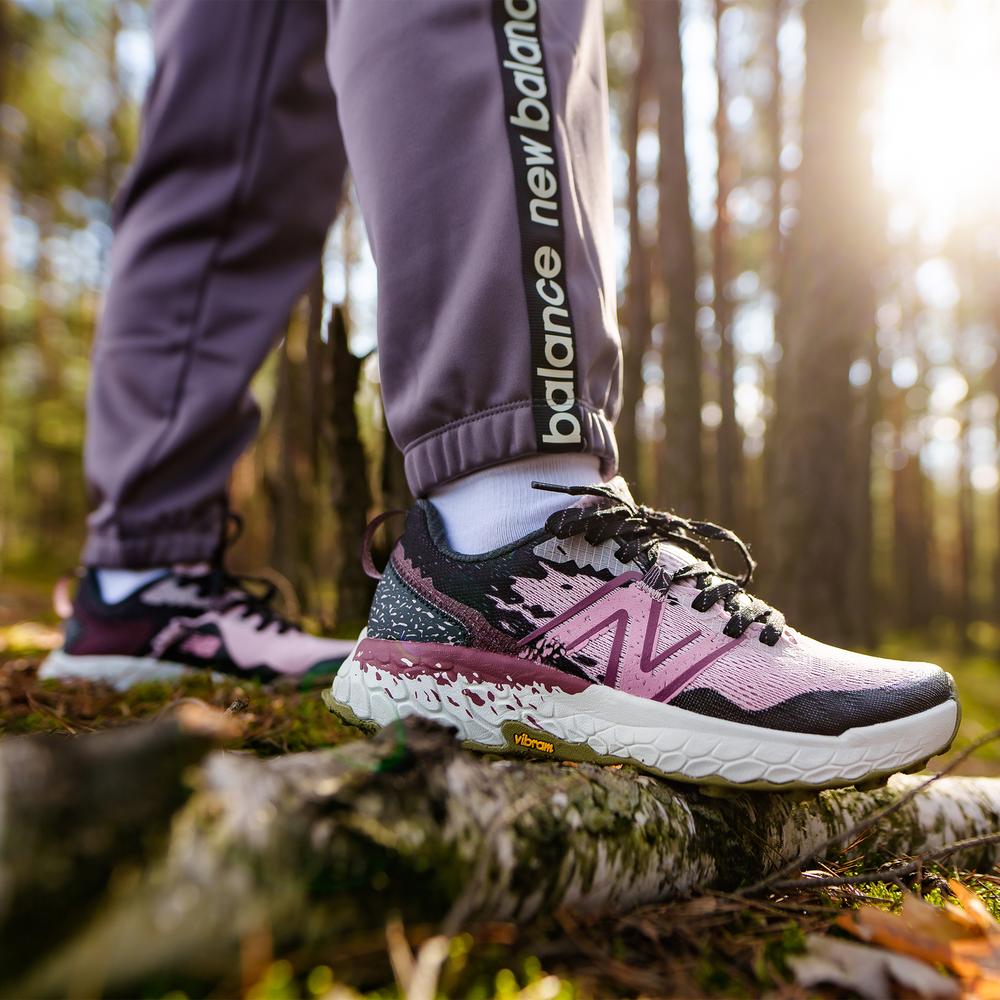 Dámske topánky New Balance Fresh Foam Hierro v7 WTHIERO7 – ružové