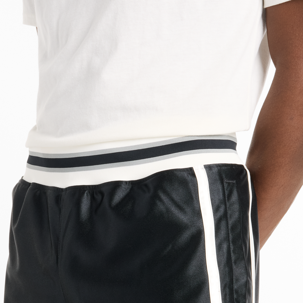 Pánske šortky New Balance MS51608BK – čierné