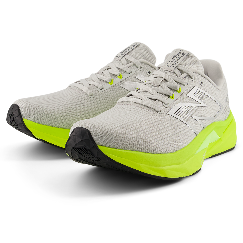 Pánske topánky New Balance FuelCell Propel v5 MFCPR9N0 – sivé