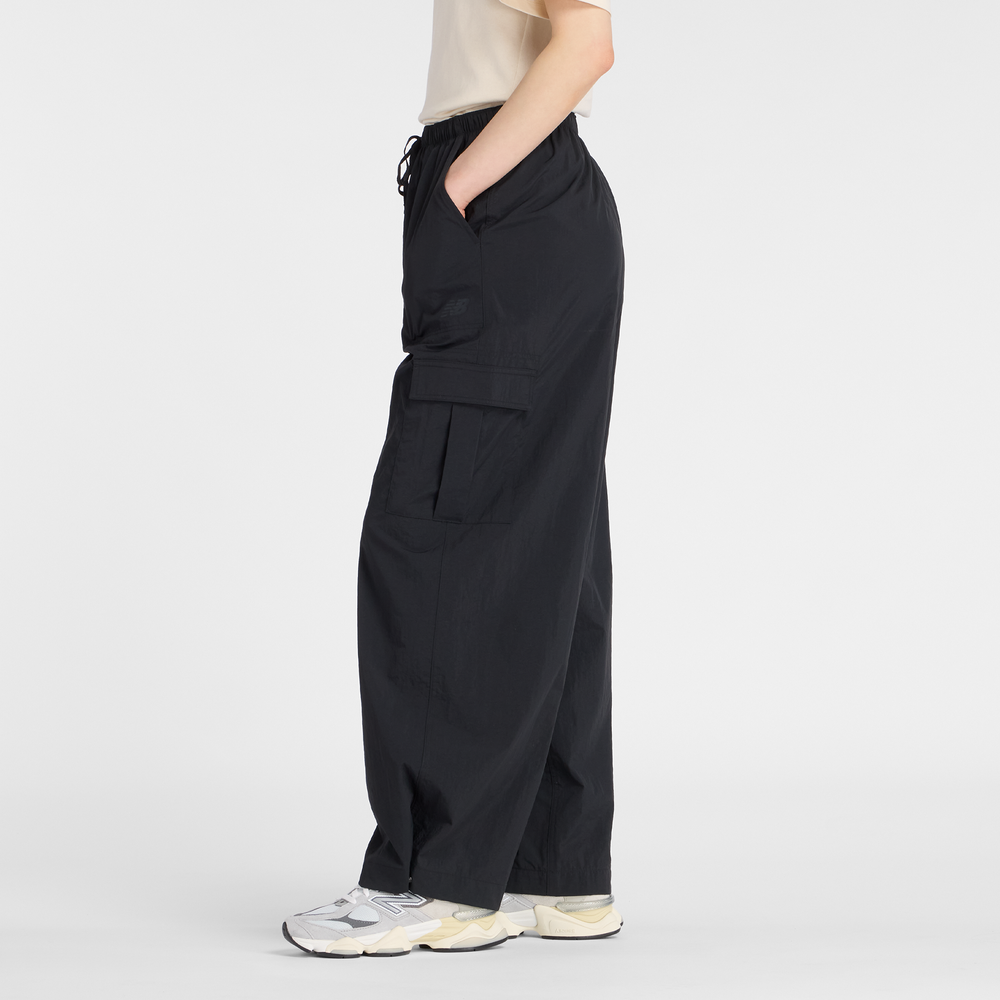 Dámske nohavice New Balance Cargo – čierné