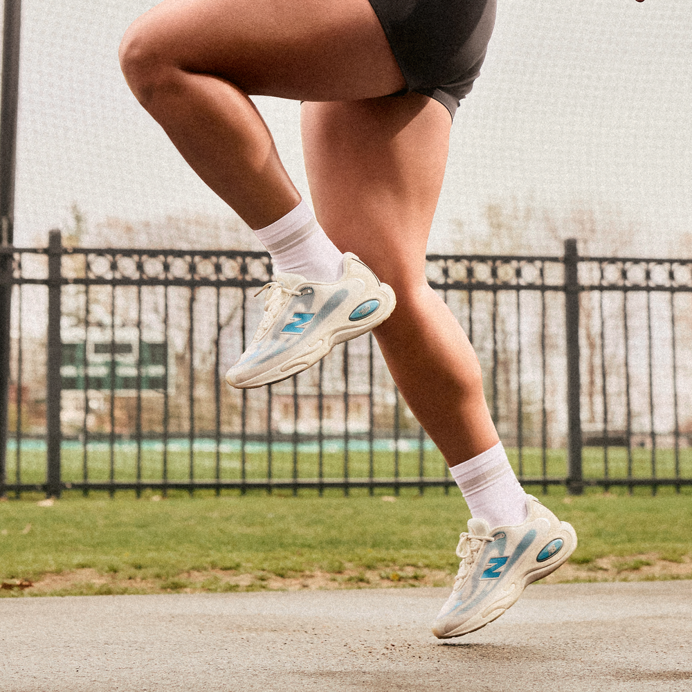 Dámske topánky New Balance AC Runner WACR15HW – béžové