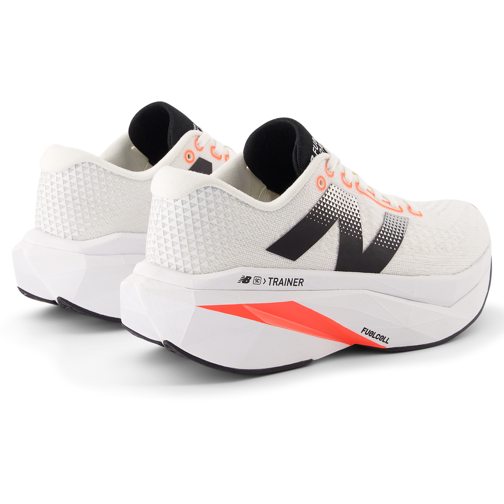 Dámske topánky New Balance FuelCell SuperComp Trainer v3 WRCXCS4 – biele