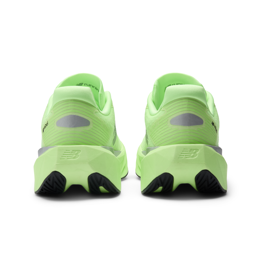 Dámske topánky New Balance FuelCell Rebel v5 WFCXLZ5 – zelené