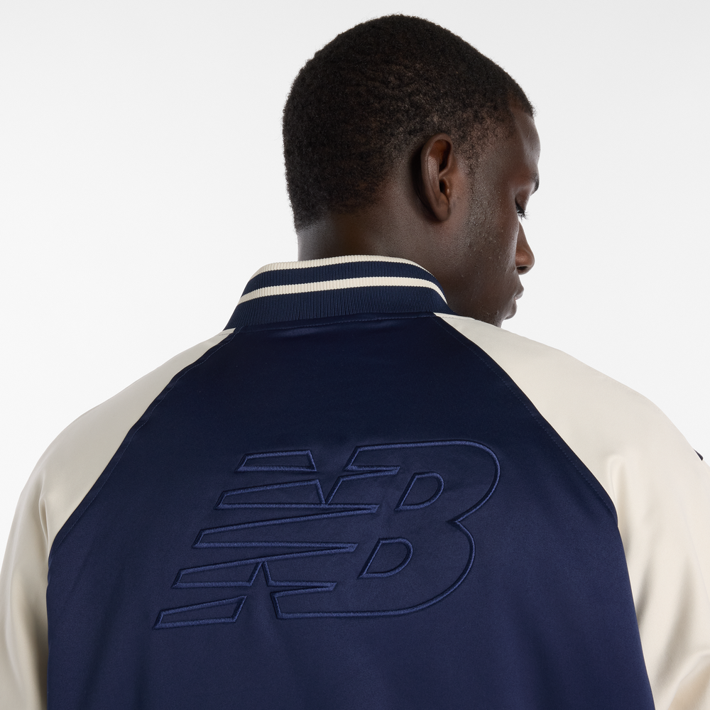 Pánska vetrovka New Balance MJ6102R7TNV – tmavomodrá