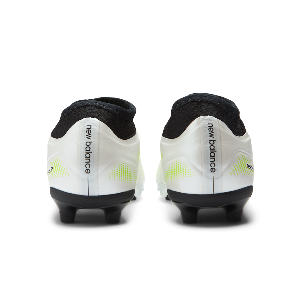 Futbalové topánky New Balance TEKELA TEAM LOW JNR FG V5 SJT3FSP5 – biele