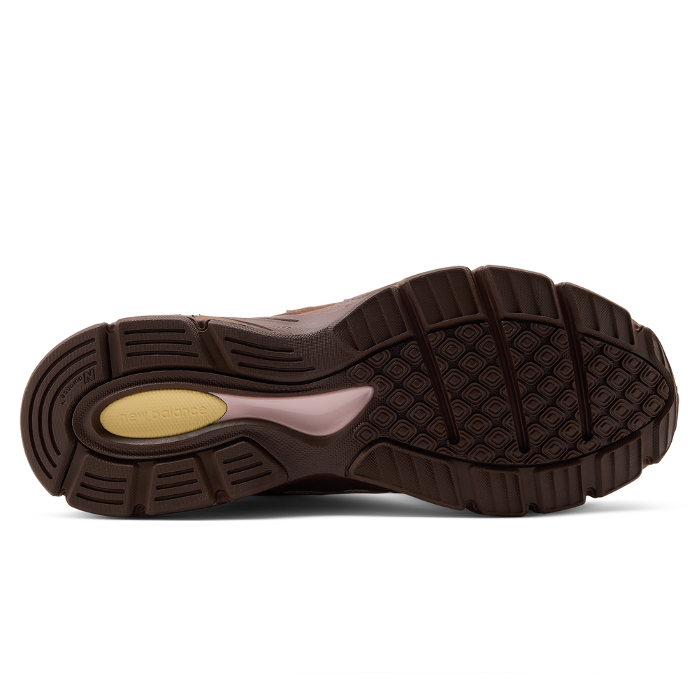 Unisex topánky New Balance U990IC4 – hnedá