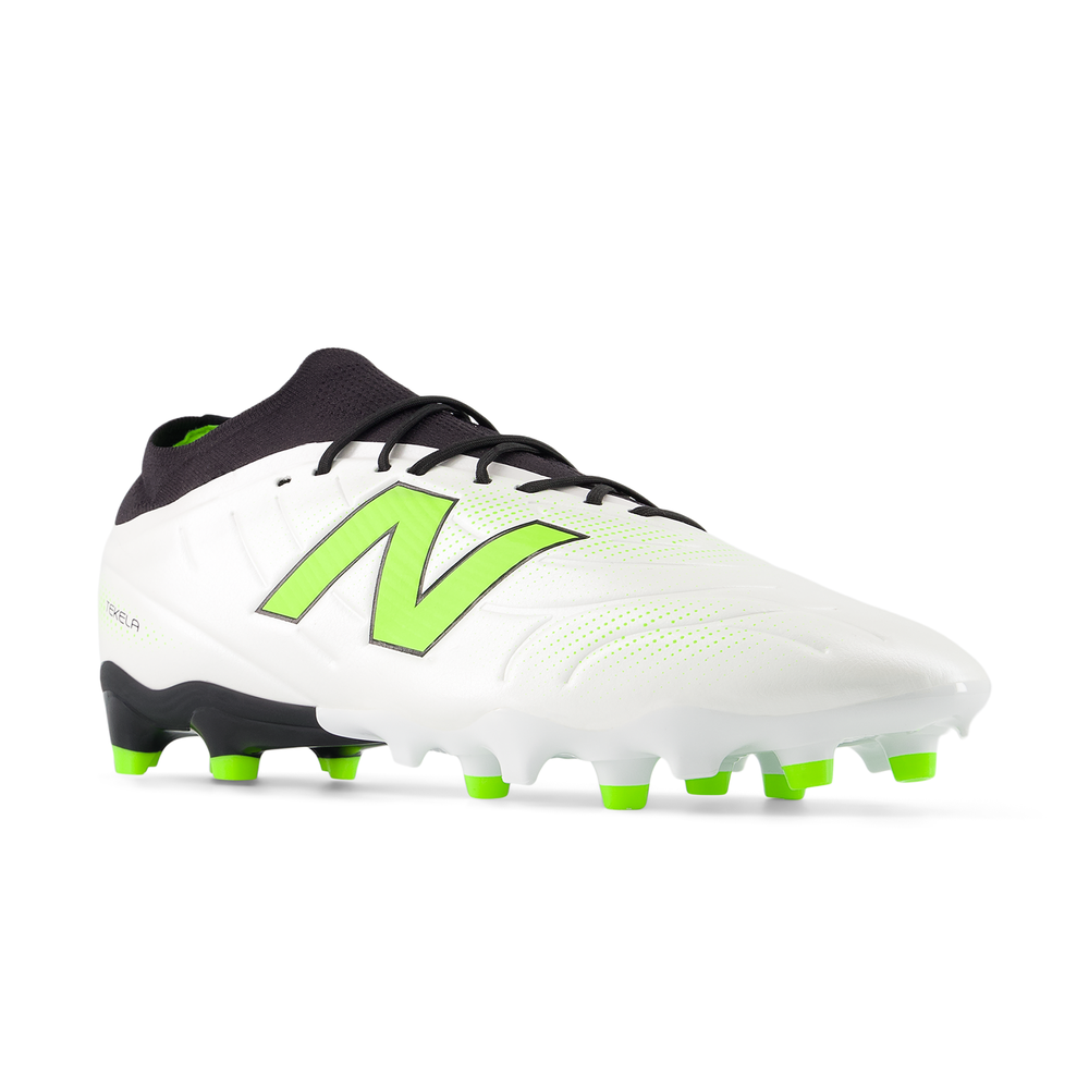 Pánske kopačky New Balance TEKELA TEAM FG V5 ST3FSP5 – biele