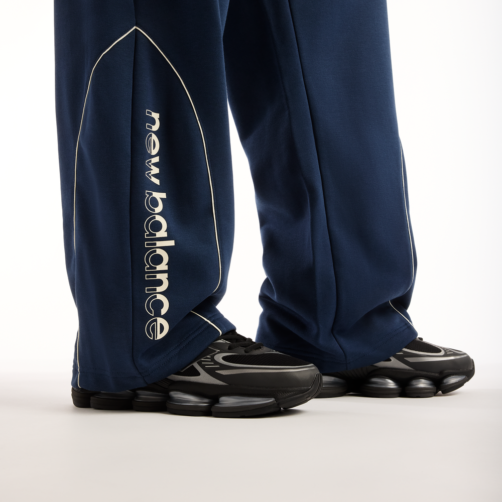 Pánske nohavice New Balance Trackside Pants – tmavomodrá
