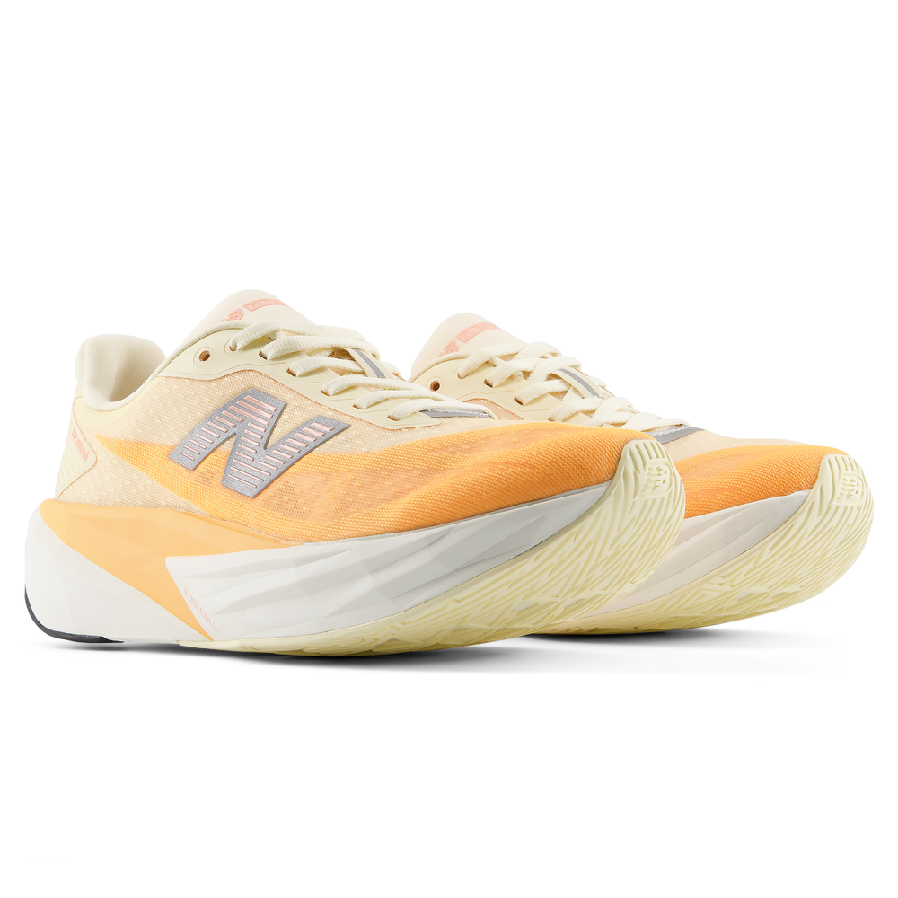 Dámske topánky New Balance FuelCell Rebel v5 WFCX8KC – oranžová