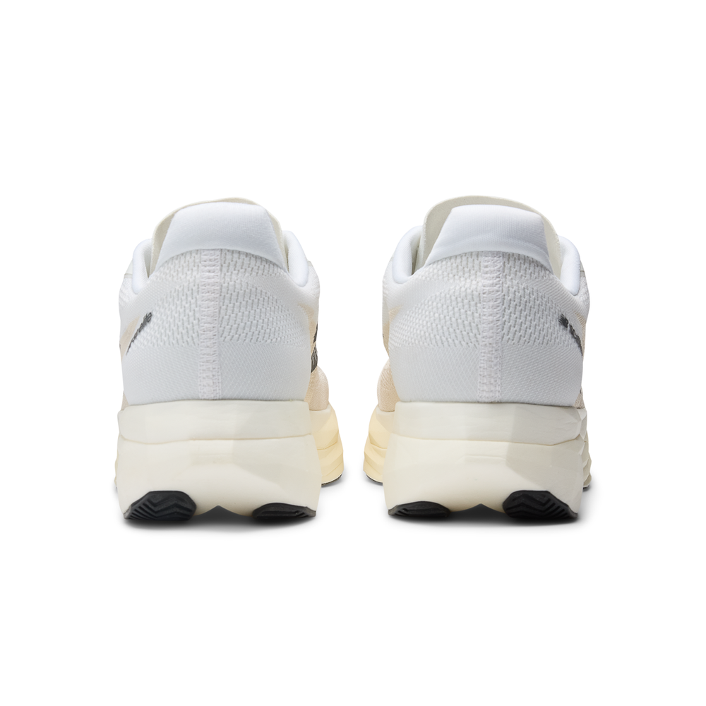 Dámske topánky New Balance FuelCell SC Elite V5 WRCELLD5 – biele
