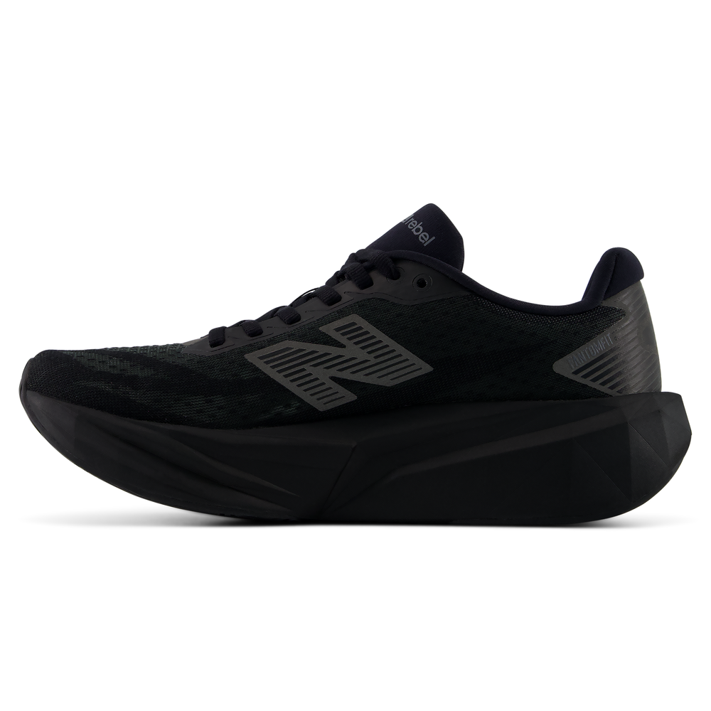 Dámske topánky New Balance FuelCell Rebel v5 WFCX7X9 – čierné