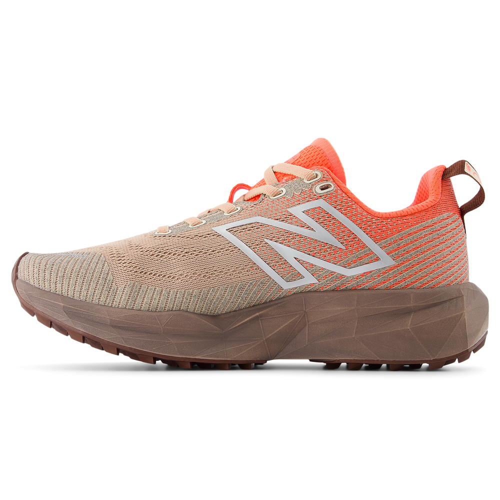 Dámske topánky New Balance FuelCell Venym WTVNYMV1 – béžové