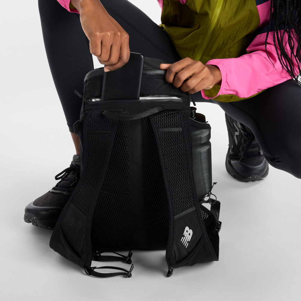 Ruksak New Balance AC8227UBK – čierne