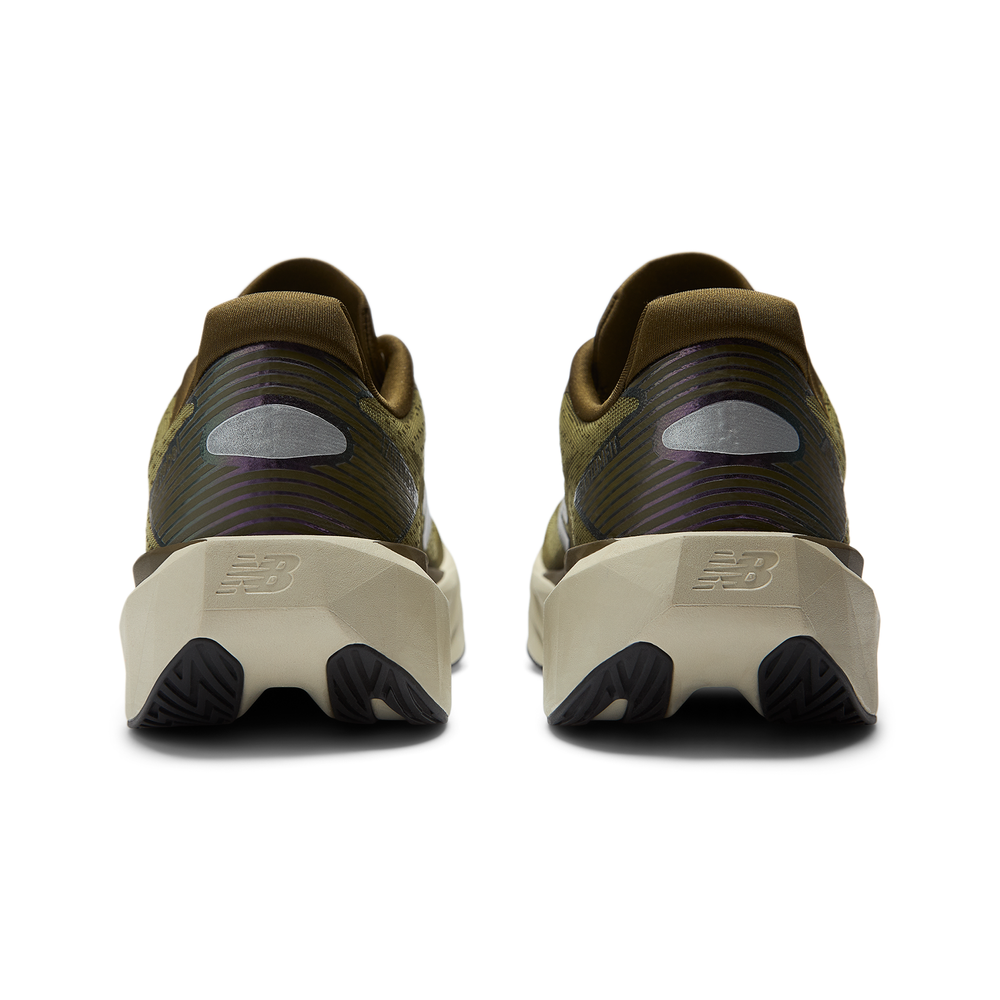 Pánske topánky New Balance FuelCell Rebel v5 MFCXPB5 – zelené