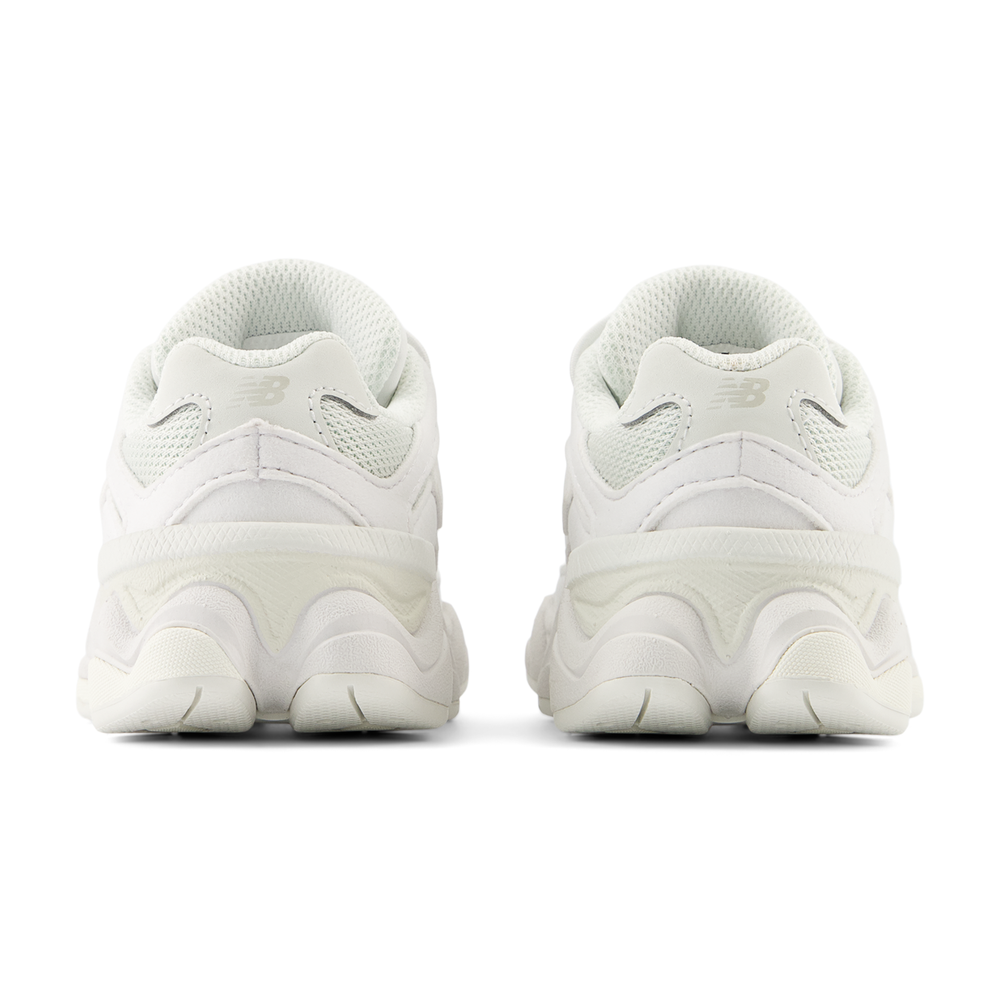 Detské topánky New Balance IV9060LL – biele