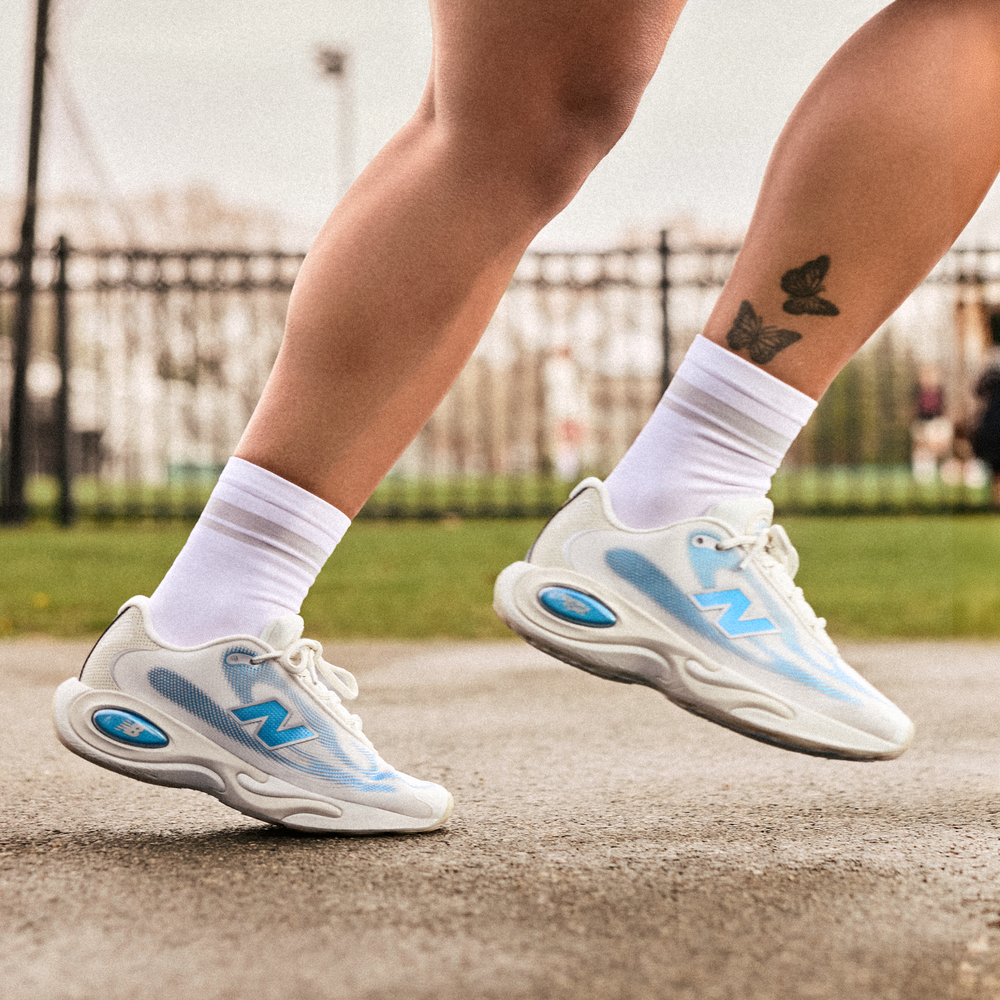 Dámske topánky New Balance AC Runner WACR15HW – béžové
