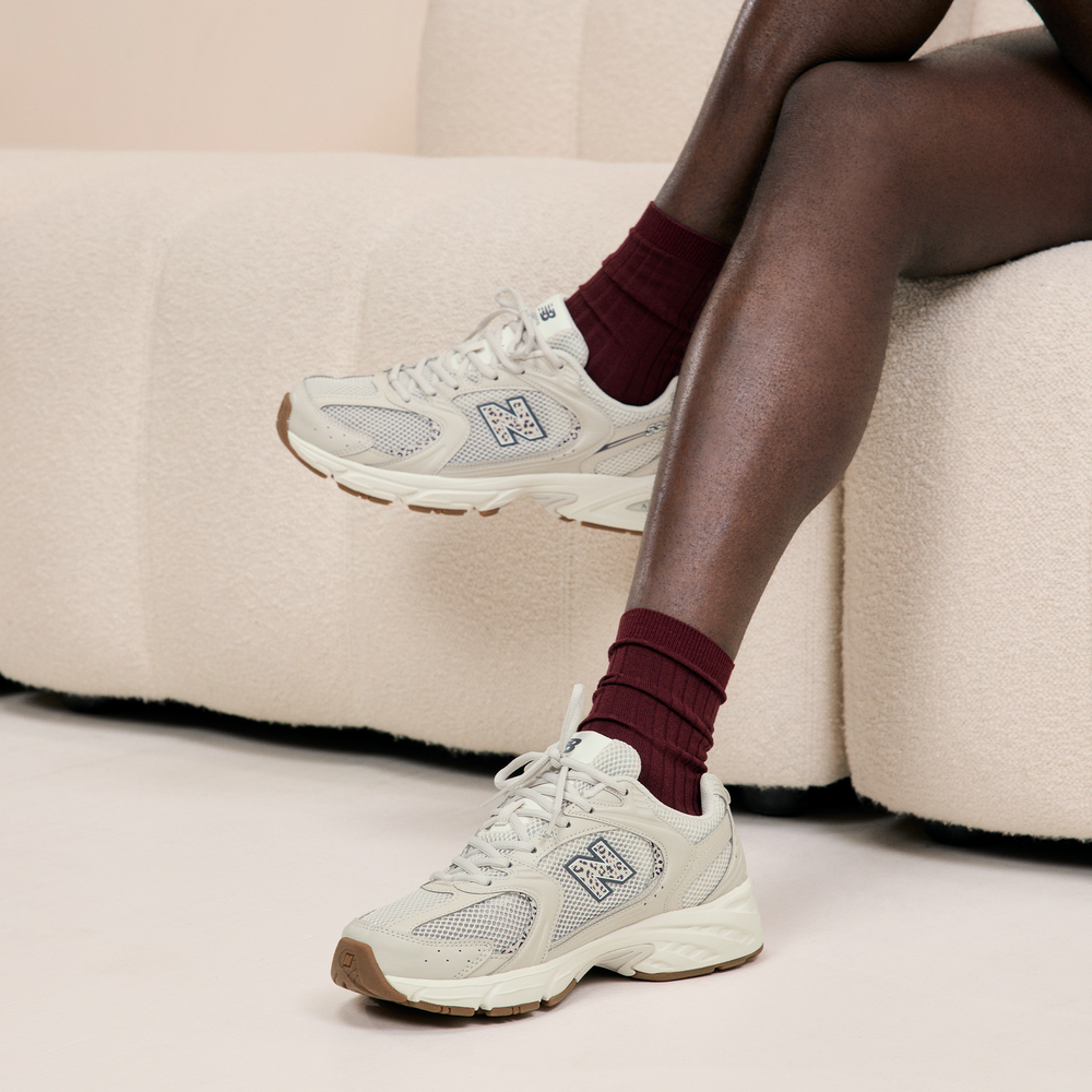 Dámske topánky New Balance MR530AAM – béžové