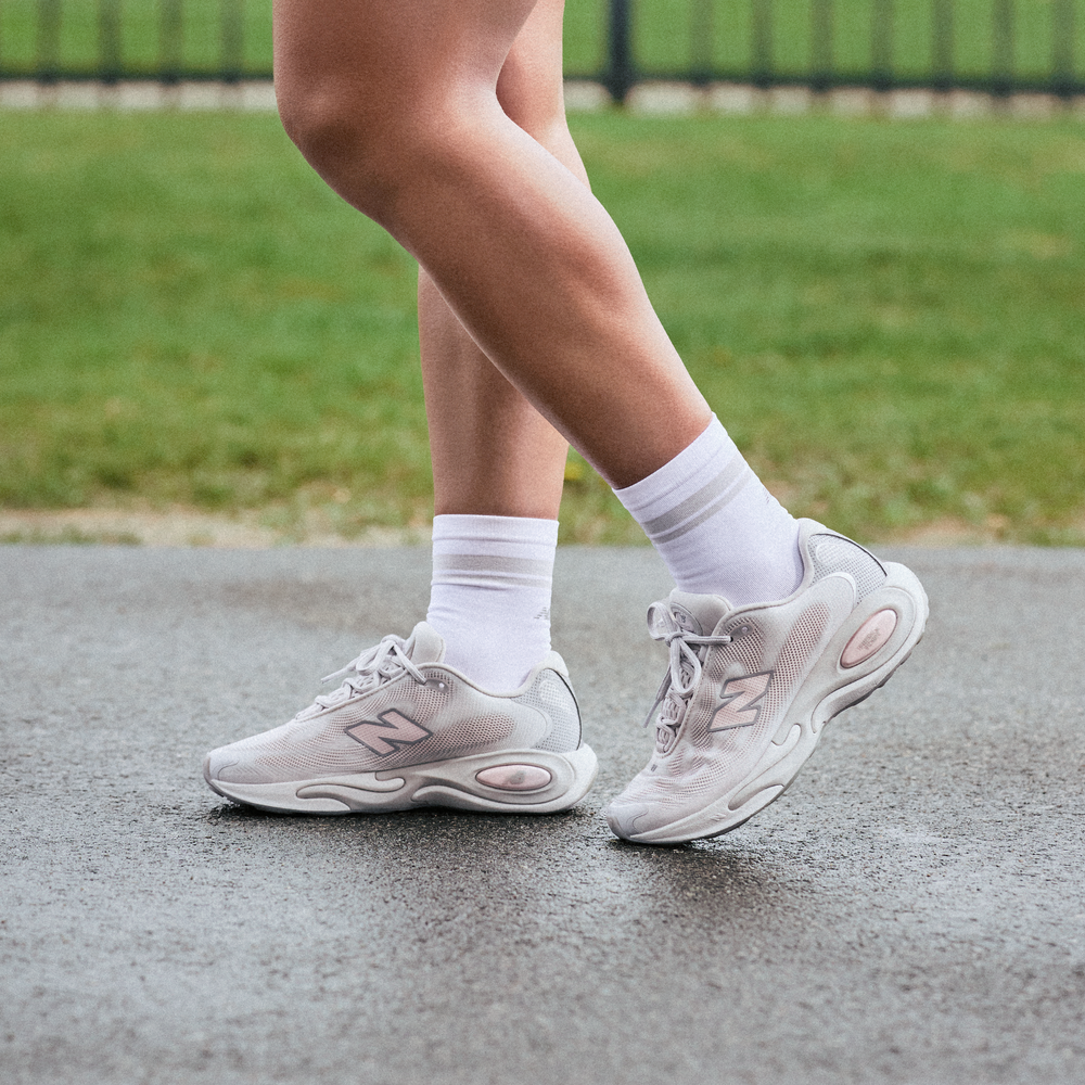Dámske topánky New Balance AC Runner WACR121A – sivé