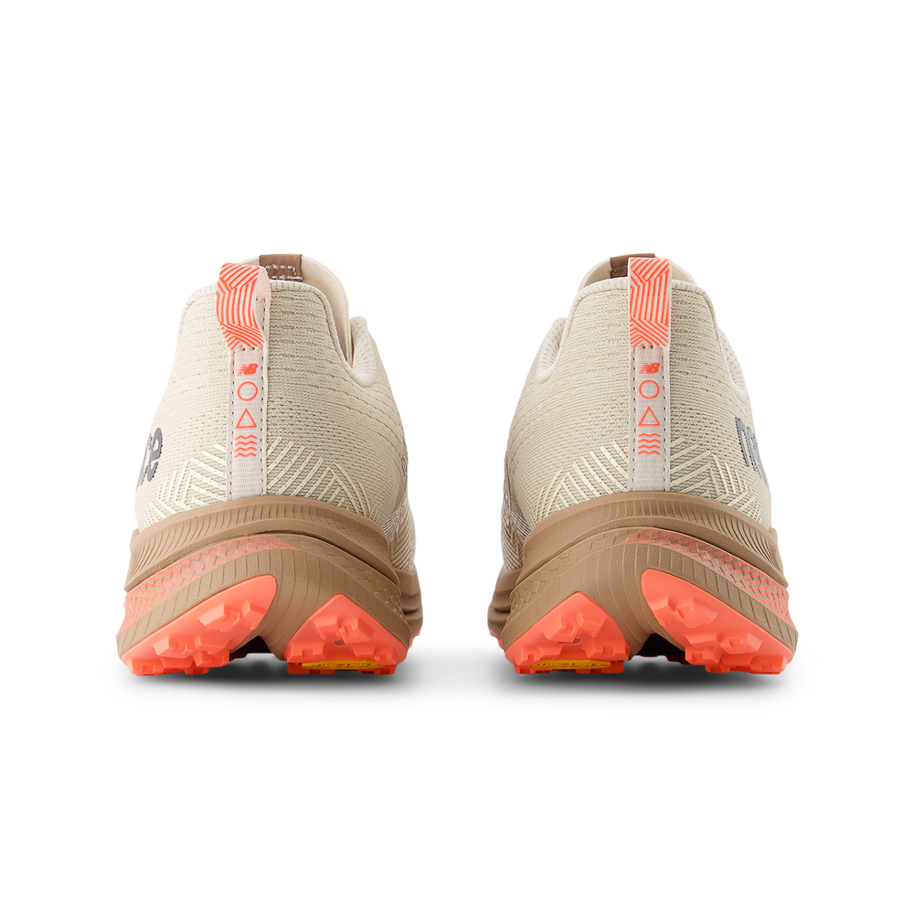 Pánske topánky New Balance FuelCell SuperComp Trail MTTRXUR1 – béžové