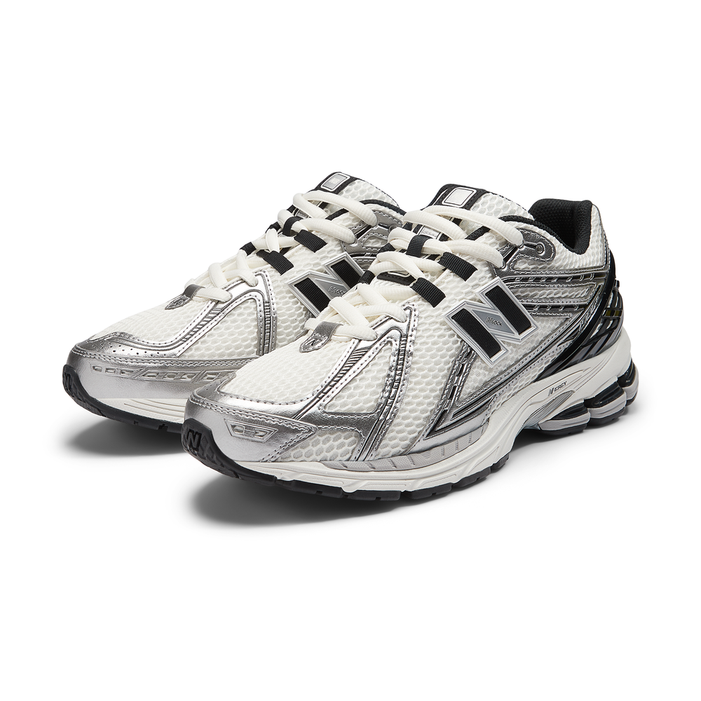 Unisex topánky New Balance M1906RER – striebro