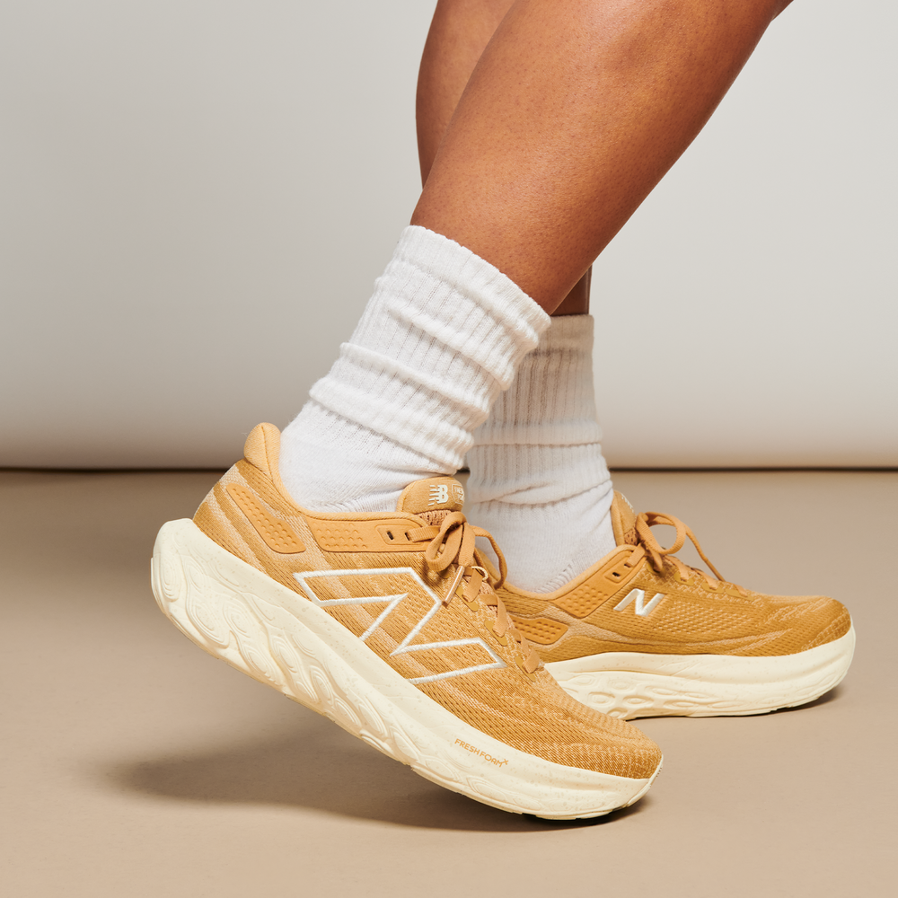 Dámske topánky New Balance Fresh Foam 1080 v13 W1080N13 – hnedá