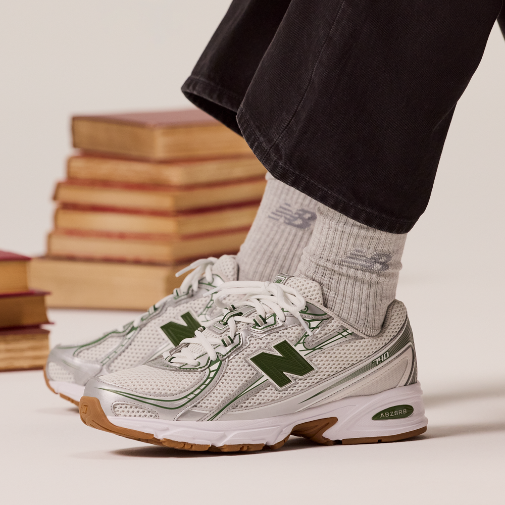 Unisex topánky New Balance U740SF2 – striebro