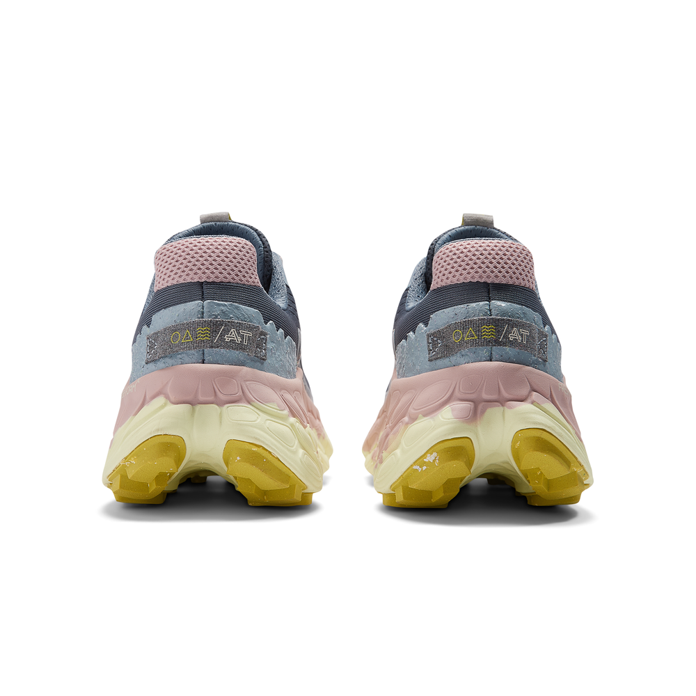 Dámske topánky New Balance Fresh Foam X More Trail v3 WTMORCC3 – sivé