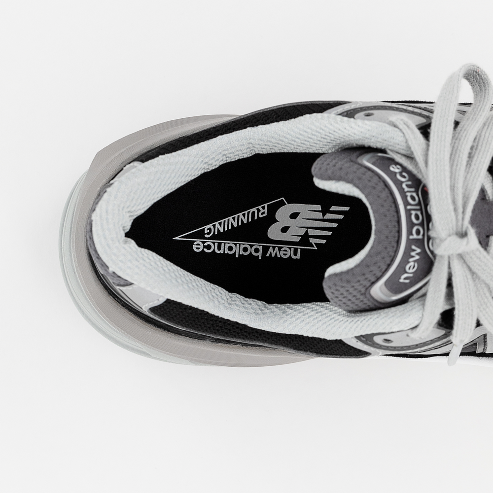 Dámske topánky New Balance W990BK6 – čierne