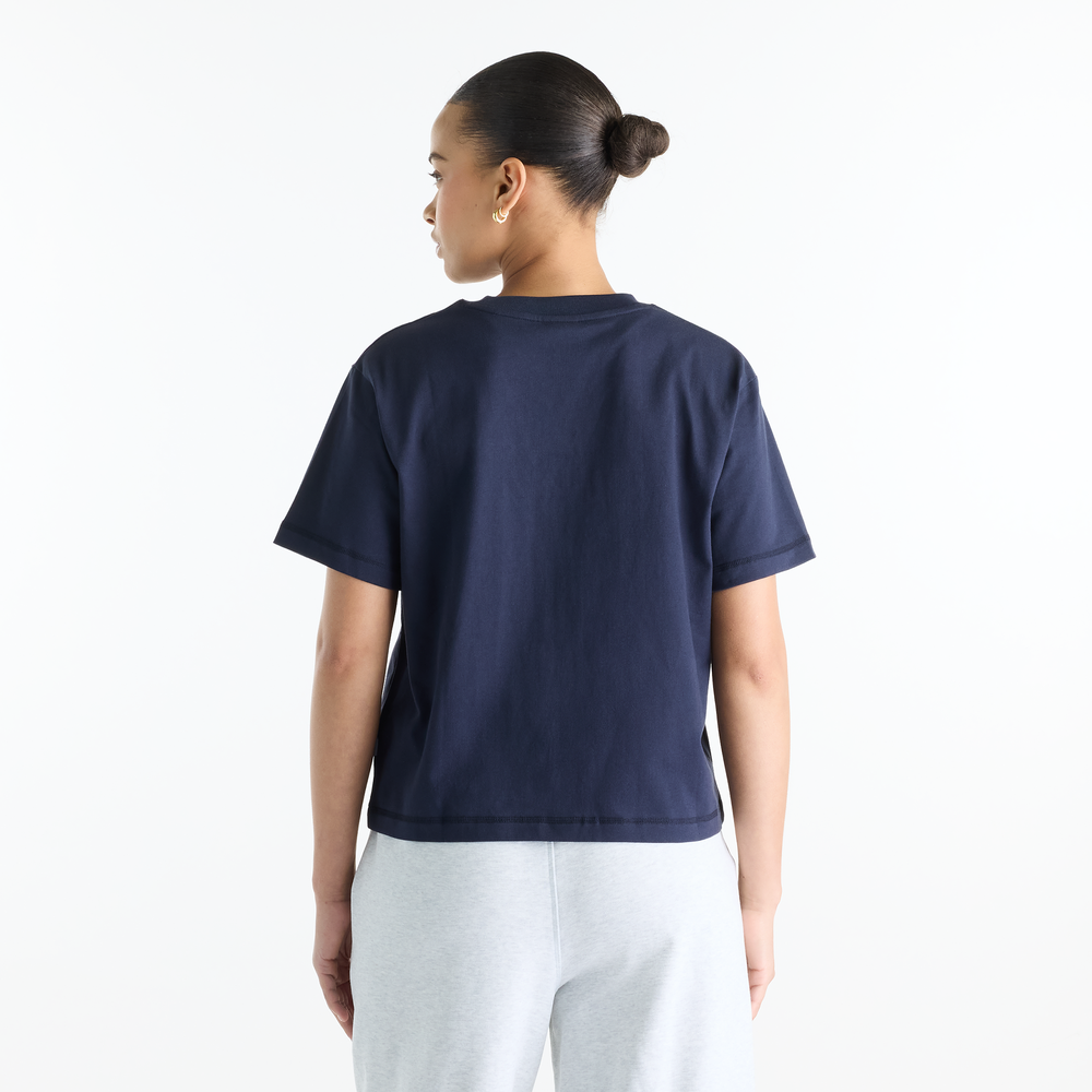 Dámske tričko New Balance Varsity Scholar – tmavomodrá