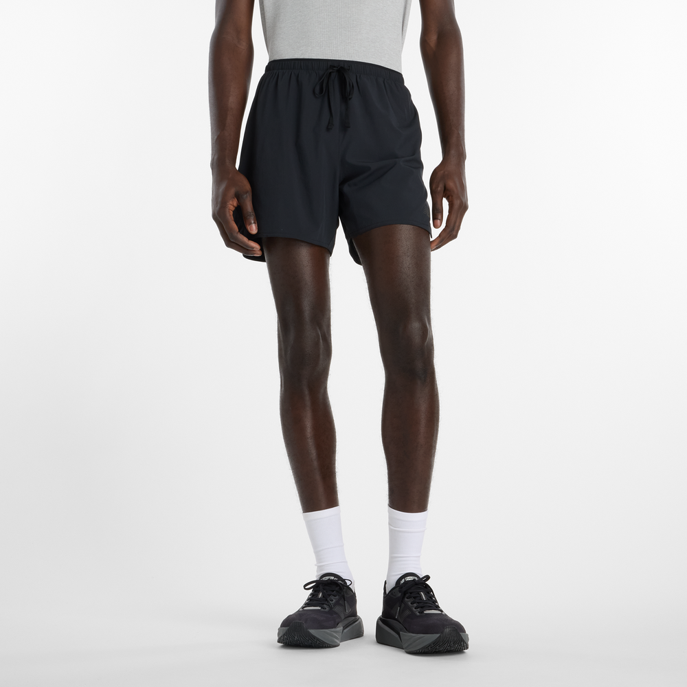 Pánske šortky New Balance MB6180TABK – čierné