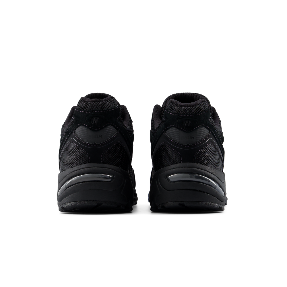 Pánske topánky New Balance U880R3PC – čierné