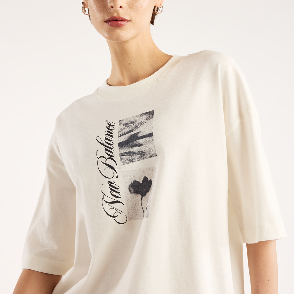 Dámske tričko New Balance Pressed Flowers Script – béžové