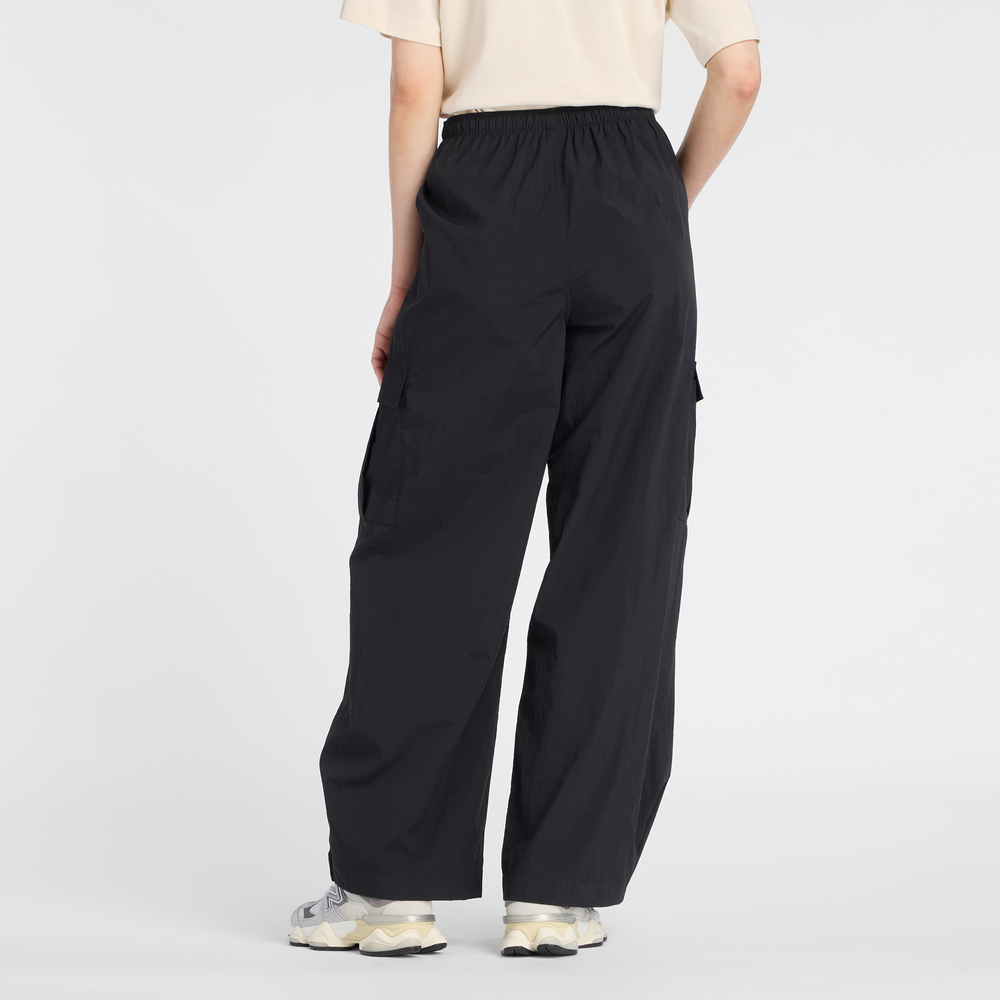 Dámske nohavice New Balance Cargo – čierné