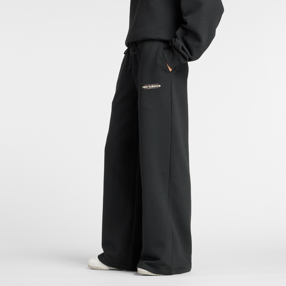 Dámske nohavice New Balance WP53903BK – čierné
