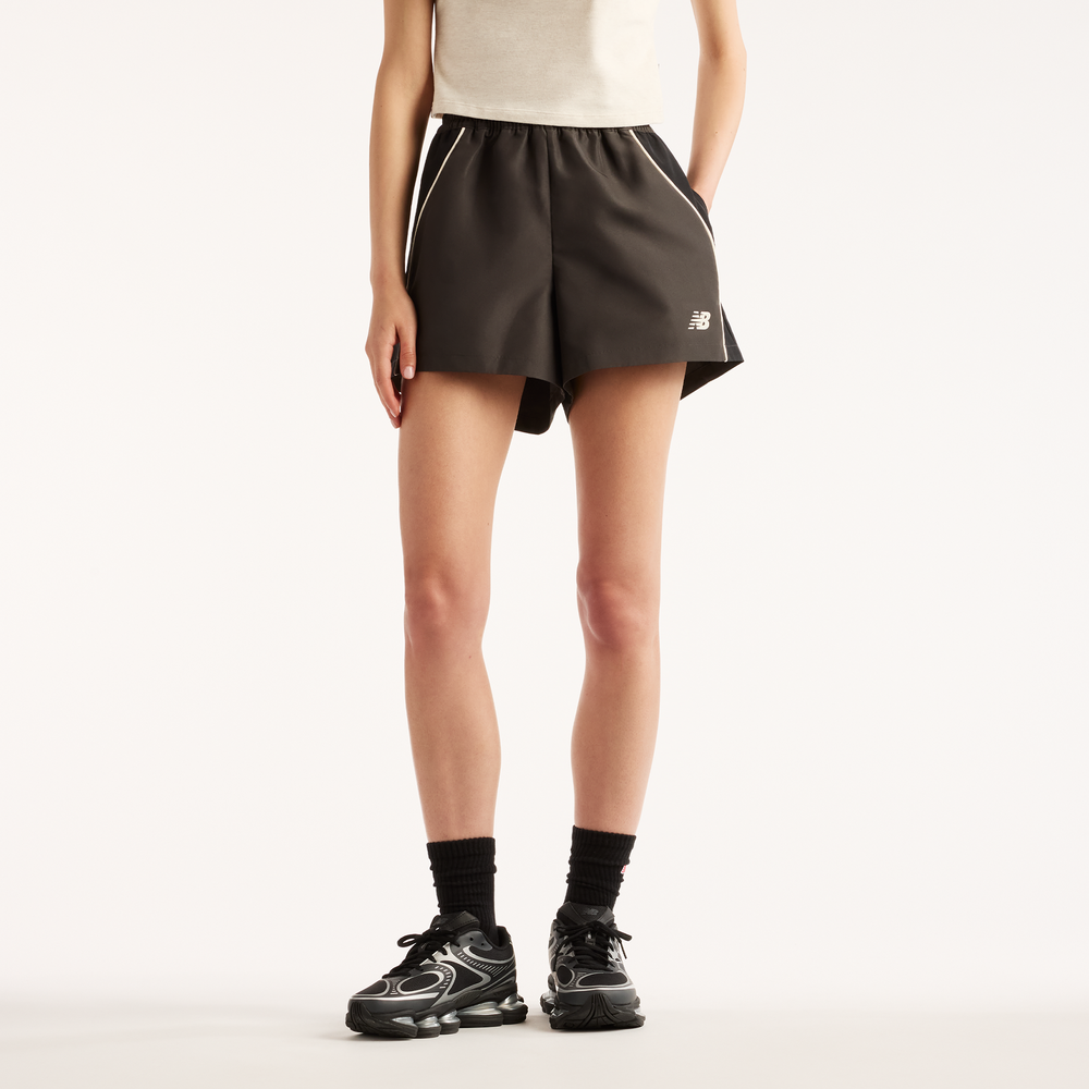 Dámske šortky New Balance WB6260DMBLK – hnedá