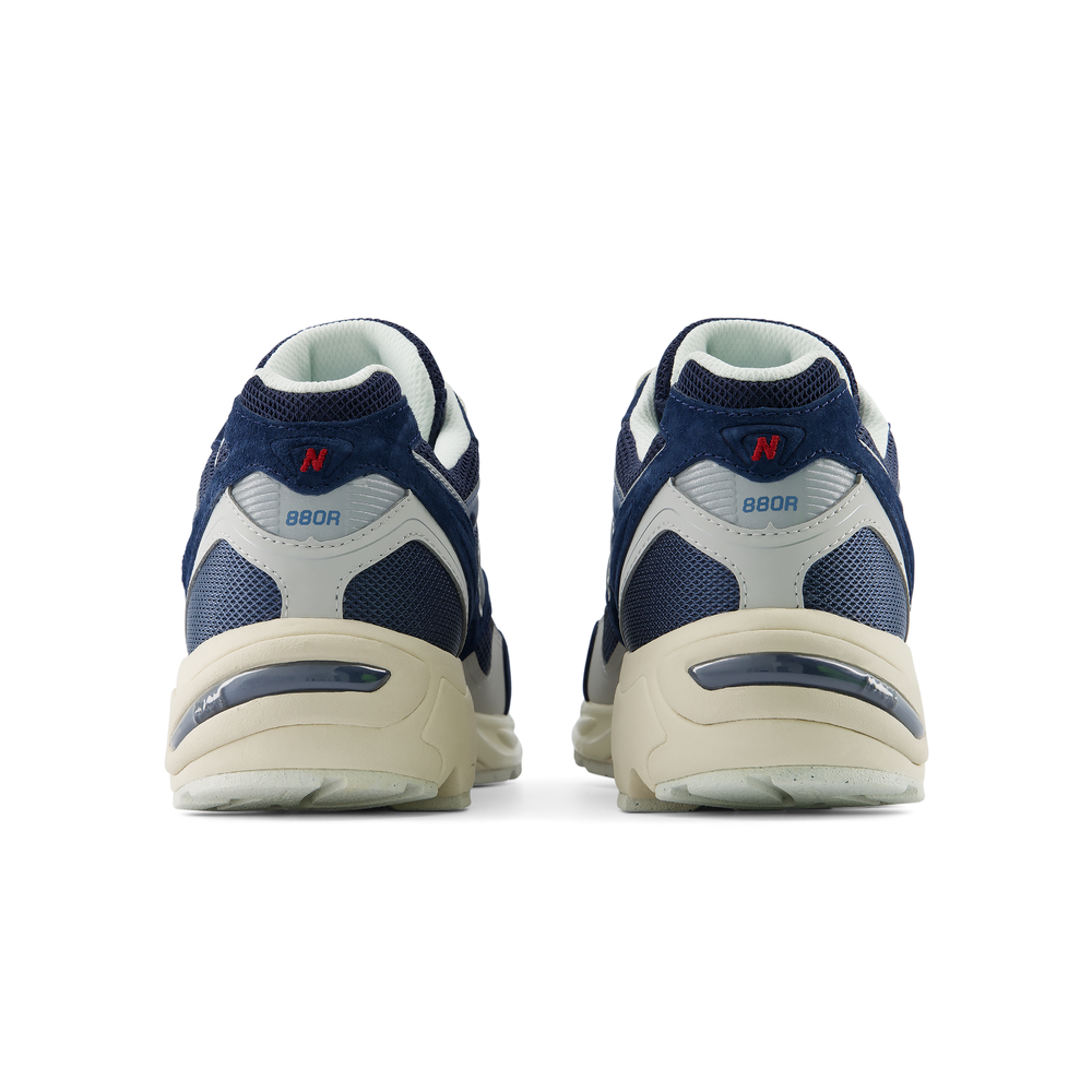 Pánske topánky New Balance U880R6ZZ – tmavomodrá