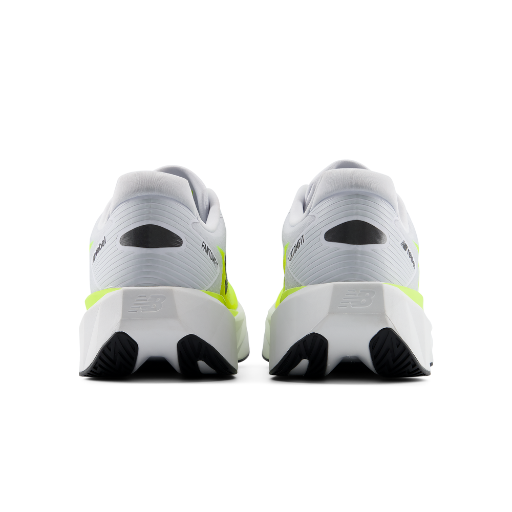 Pánske topánky New Balance FuelCell Rebel v5 MFCX1V1 – biele