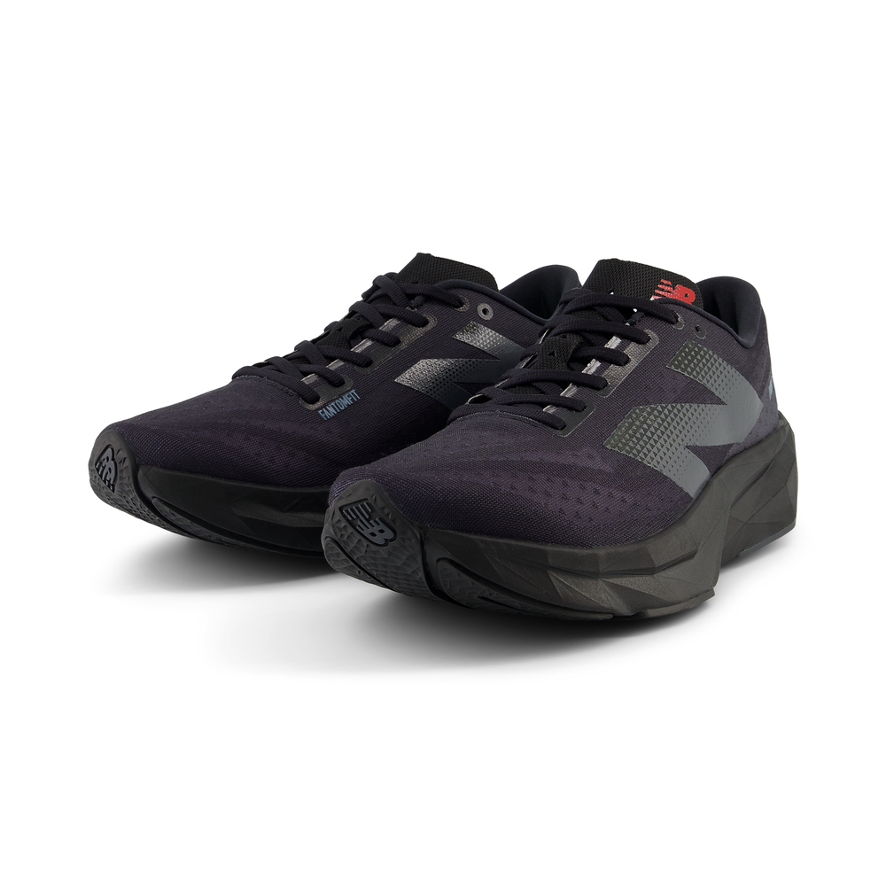 Pánske topánky New Balance FuelCell Rebel v4 MFCXLB4 – čierné