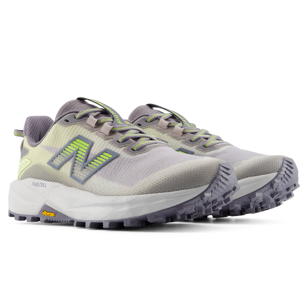 Dámske topánky New Balance FuelCell Rebel Trail WRBT675 – sivé